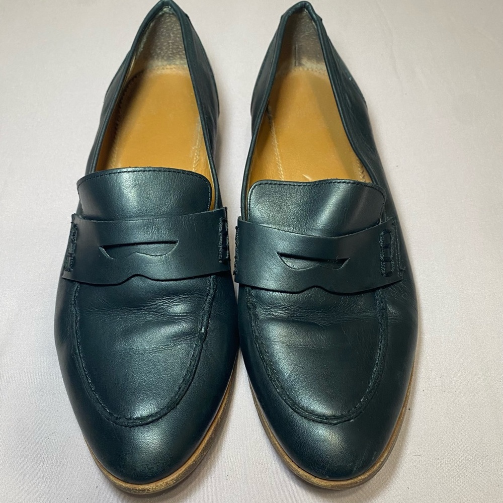 Franco Sarto Black leather loafers with a comfortable fit Women’s size 10